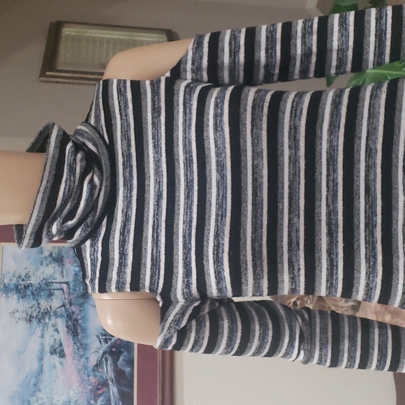 AE S soft & sexy  cold shoulder mini sweater dress white and navy striped - Picture 3 of 9